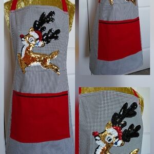 Festive Reindeer Apron with Red Pockets